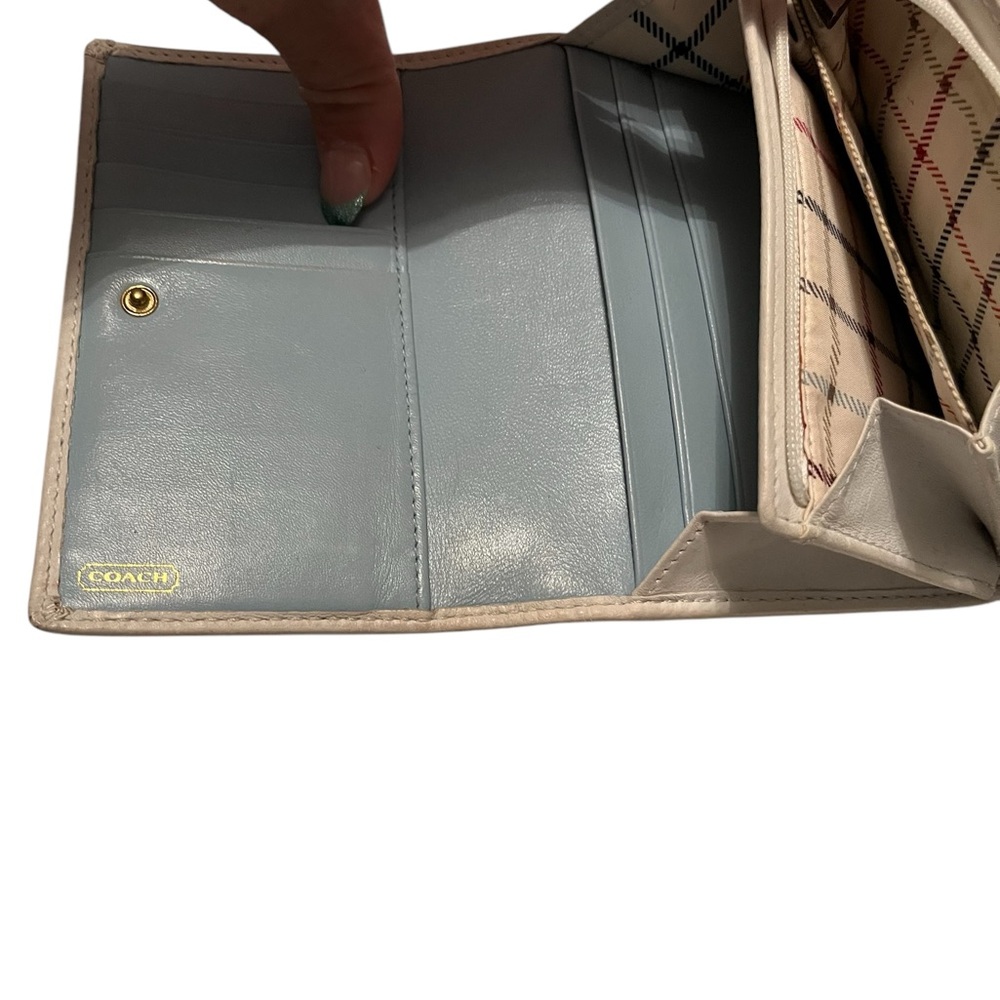 Coach Signature Trifold Wallet - Picture 5 of 8